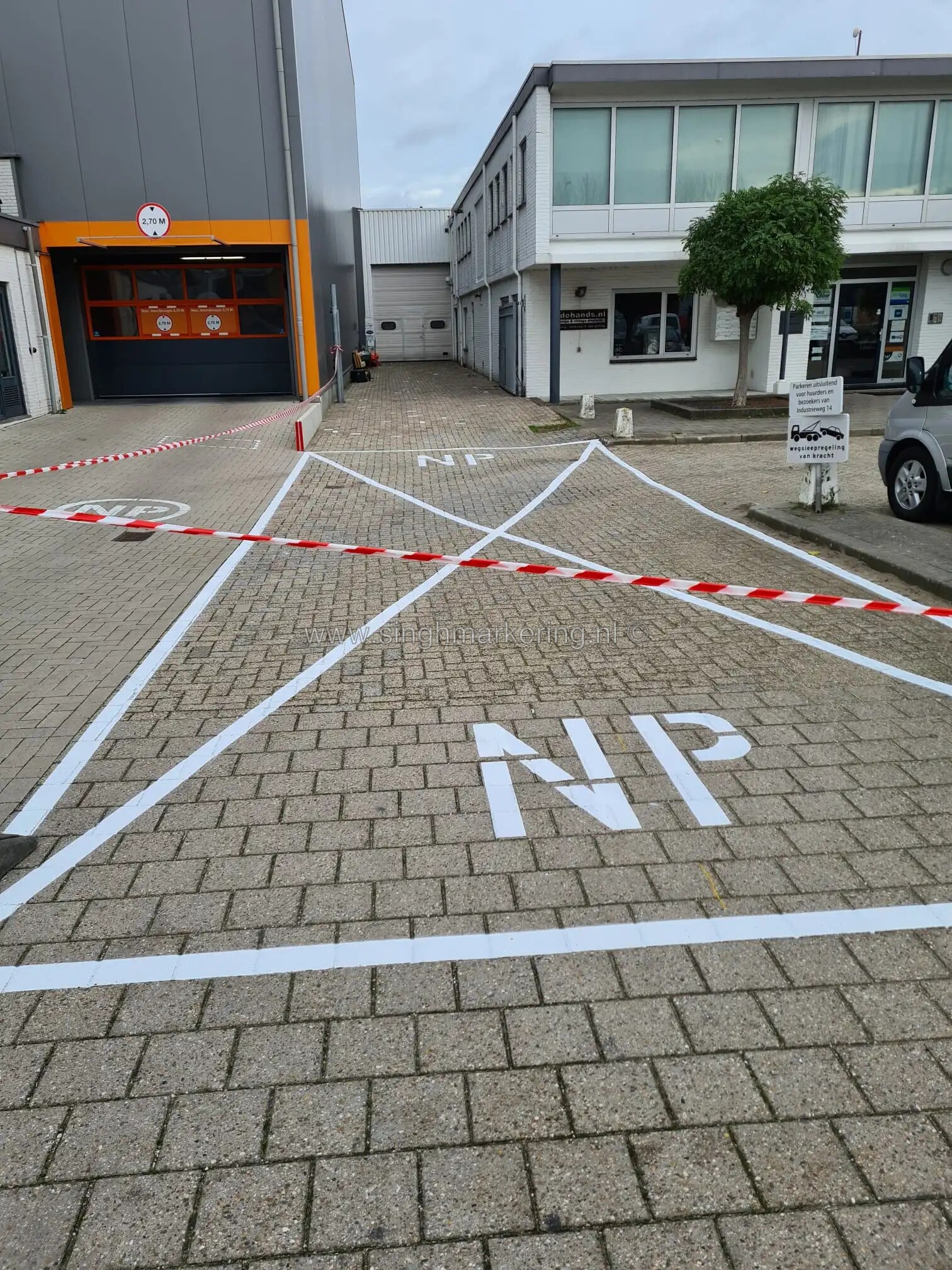 Parkeerterrein belijning